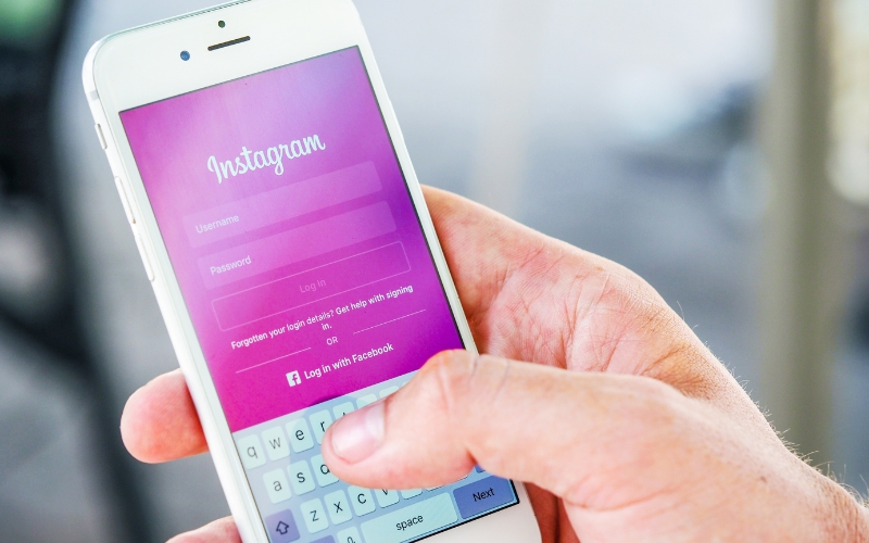 Understanding the Key Differences Between Instagram Ads and Instagram Stories