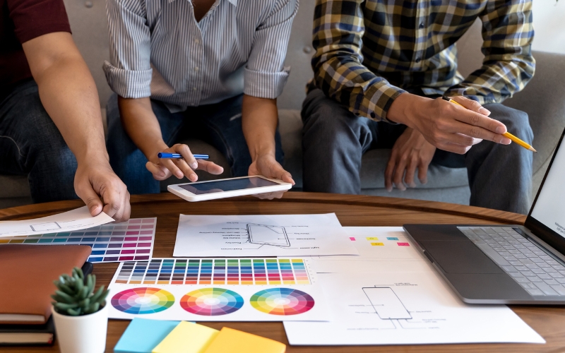 User Experience and Brand Identity: Standing Out in the Digital Crowd